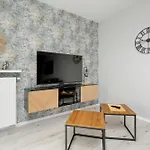 Beautiful Apartment With Balcony & Free Garage By Noclegi Renters