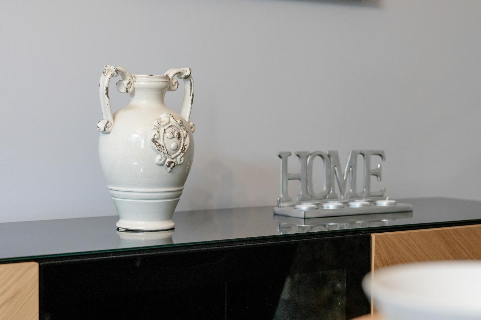Beautiful With Balcony & Free Garage By Renters Apartament Poznań